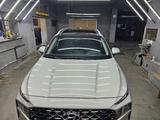 Hyundai Santa Fe 2021 года за 17 200 000 тг. в Караганда – фото 4