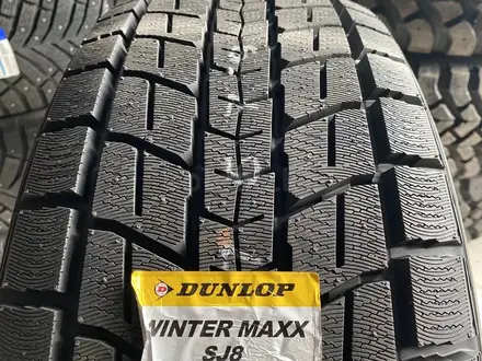 DUNLOP Winter Maxx SJ8 215/60 R17 96R за 53 000 тг. в Алматы