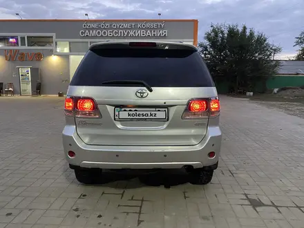 Toyota Fortuner 2006 годаүшін8 900 000 тг. в Актобе – фото 10