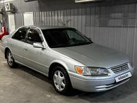 Toyota Camry 2000 годаүшін3 750 000 тг. в Алматы