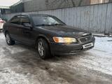 Toyota Camry 2000 годаfor3 350 000 тг. в Алматы