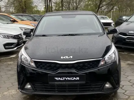 Kia Rio 2022 года за 7 200 000 тг. в Уральск – фото 2