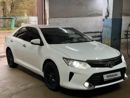 Toyota Camry 2015 года за 9 300 000 тг. в Астана – фото 3