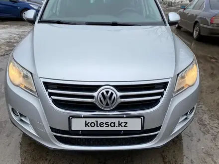 Volkswagen Tiguan 2010 года за 6 372 000 тг. в Костанай