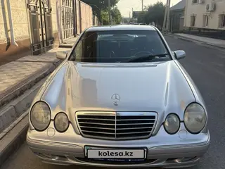 Mercedes-Benz E 320