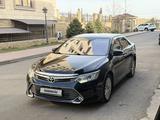 Toyota Camry 2015 года за 11 800 000 тг. в Алматы – фото 3