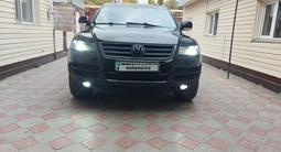 Volkswagen Touareg 2003 года за 3 700 000 тг. в Алматы – фото 2