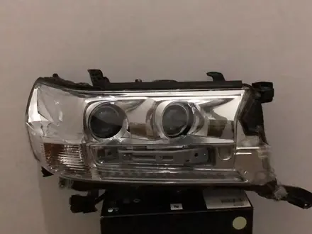 Фара правая Toyota Land Cruiser 200 led за 300 000 тг. в Астана