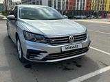 Volkswagen Passat 2017 годаfor7 600 000 тг. в Астана – фото 2