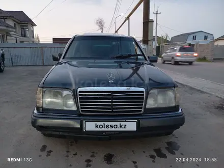 Mercedes-Benz E 320 1994 года за 1 980 000 тг. в Алматы