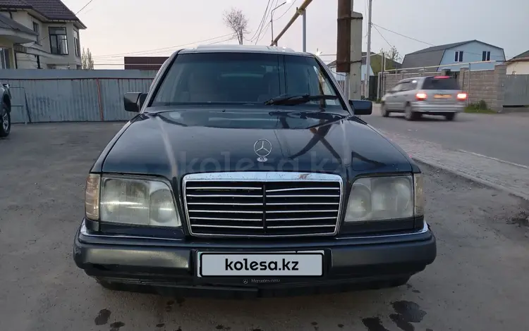 Mercedes-Benz E 320 1994 года за 1 980 000 тг. в Алматы
