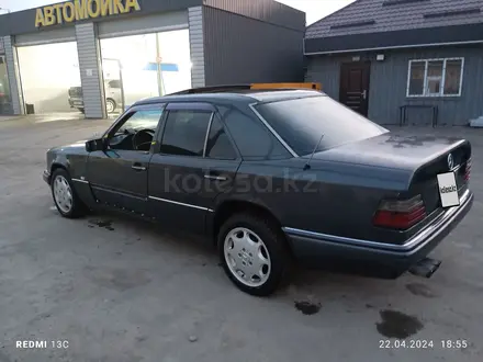 Mercedes-Benz E 320 1994 года за 1 980 000 тг. в Алматы – фото 6