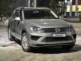 Volkswagen Touareg 2015 года за 14 980 000 тг. в Астана