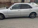 Mercedes-Benz E 200 2001 годаүшін3 900 000 тг. в Караганда – фото 4