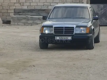 Mercedes-Benz E 260 1991 года за 1 700 000 тг. в Актау – фото 3