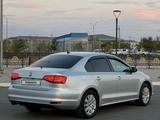 Volkswagen Jetta 2014 года за 5 900 000 тг. в Атырау – фото 2
