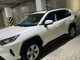 Toyota RAV4 2020 года за 17 000 000 тг. в Семей – фото 3