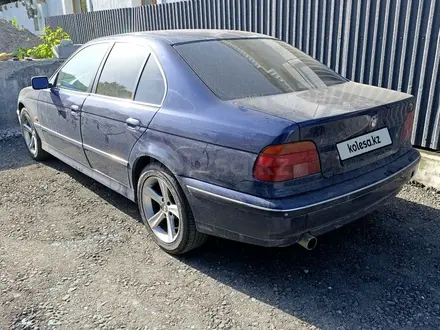 BMW 523 1996 года за 2 650 000 тг. в Алматы – фото 3