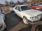 Mercedes-Benz E 200 1994 годаfor600 000 тг. в Караганда – фото 3