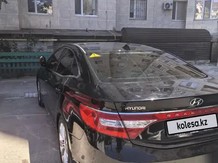 Hyundai Grandeur 2012 года за 6 500 000 тг. в Актау – фото 3
