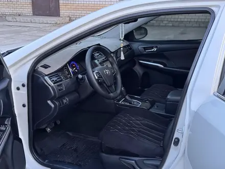 Toyota Camry 2016 года за 10 900 000 тг. в Семей – фото 11