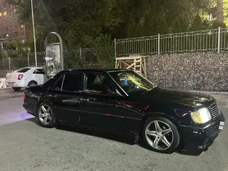 Mercedes-Benz E 320