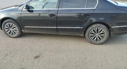 Volkswagen Passat 2006 годаүшін4 300 000 тг. в Петропавловск – фото 3