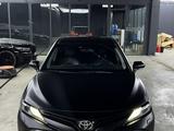 Toyota Camry 2018 года за 13 700 000 тг. в Астана – фото 2