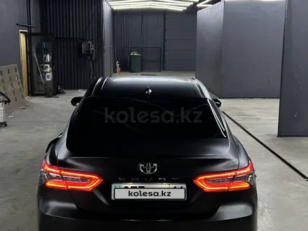 Toyota Camry 2018 года за 13 500 000 тг. в Астана – фото 8
