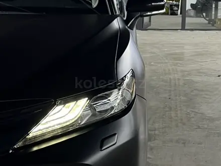 Toyota Camry 2018 года за 13 500 000 тг. в Астана – фото 10