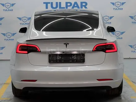 Tesla Model 3 2023 года за 15 200 000 тг. в Алматы – фото 4