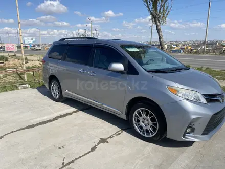 Toyota Sienna 2013 года за 8 500 000 тг. в Актау – фото 2