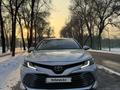 Toyota Camry 2018 года за 11 000 000 тг. в Алматы – фото 2