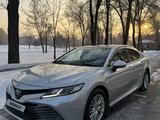 Toyota Camry 2018 года за 11 000 000 тг. в Алматы – фото 5