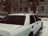 Mercedes-Benz E 200 1994 года за 1 700 000 тг. в Жезказган – фото 2