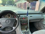 Mercedes-Benz E 320 1996 года за 2 950 000 тг. в Алматы – фото 4
