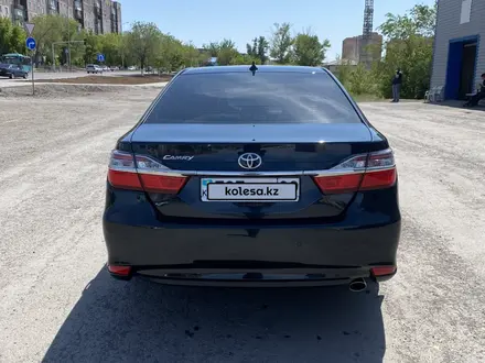 Toyota Camry 2018 года за 13 500 000 тг. в Караганда – фото 3