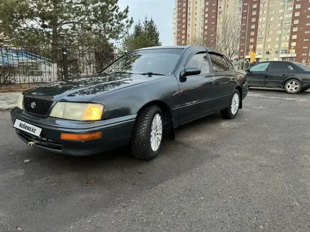 Toyota Avalon 1995 года за 2 100 000 тг. в Астана – фото 2