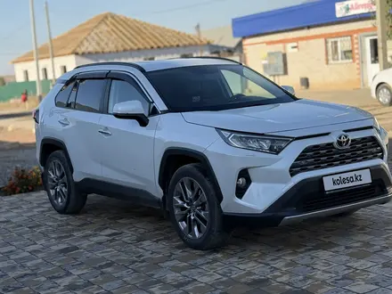 Toyota RAV4 2020 года за 14 500 000 тг. в Актобе – фото 4