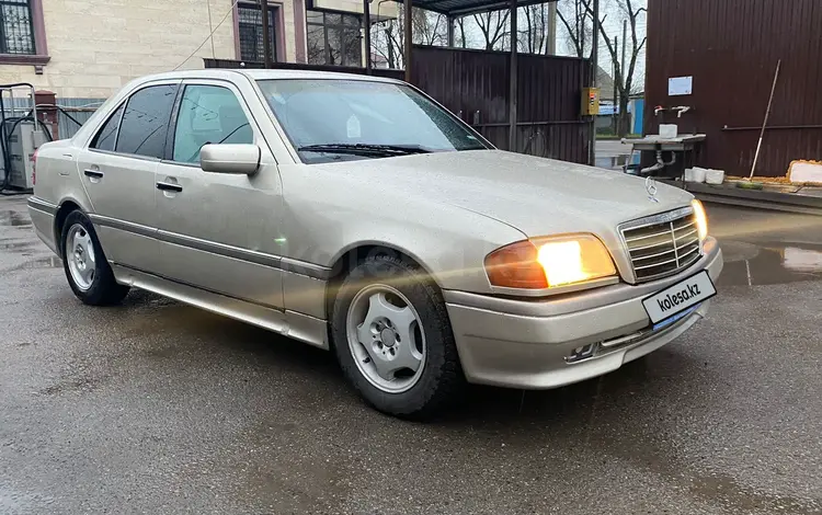 Mercedes-Benz C 220 1995 года за 2 000 000 тг. в Алматы