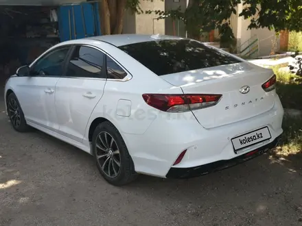 Hyundai Sonata 2019 года за 8 000 000 тг. в Актобе – фото 3