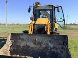 Komatsu  WB93R-5 2007 года за 13 500 000 тг. в Астана – фото 2