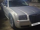 Chrysler 300C 2007 года за 7 000 000 тг. в Семей – фото 2