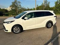 Toyota Sienna 2021 года за 21 900 000 тг. в Астана