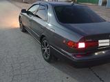 Toyota Camry 1998 года за 3 100 000 тг. в Шиели – фото 5