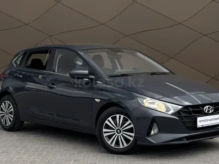 Hyundai i20 2023 года за 7 190 000 тг. в Караганда – фото 3