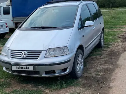 Volkswagen Sharan 2005 года за 3 000 000 тг. в Уральск – фото 3