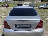 Mercedes-Benz C 200 2001 года за 2 250 000 тг. в Сарыагаш – фото 4