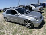 Mercedes-Benz C 200 2001 года за 2 250 000 тг. в Сарыагаш – фото 3