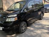 Toyota Voxy 2006 года за 5 500 000 тг. в Алматы